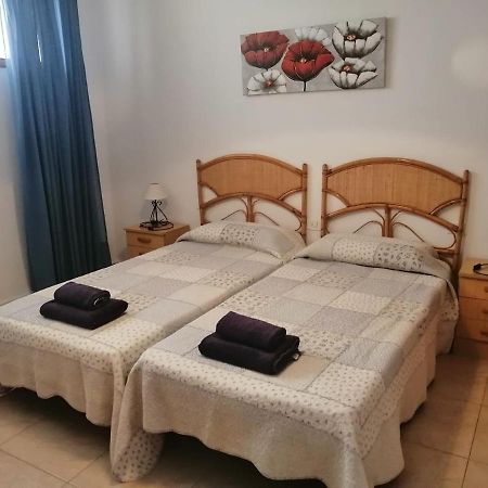 1 Bedroom Apartment With Stunning Sea View Arona  Dış mekan fotoğraf