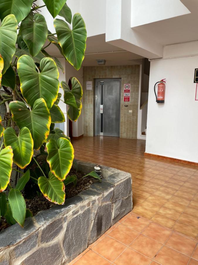 1 Bedroom Apartment With Stunning Sea View Arona  Dış mekan fotoğraf